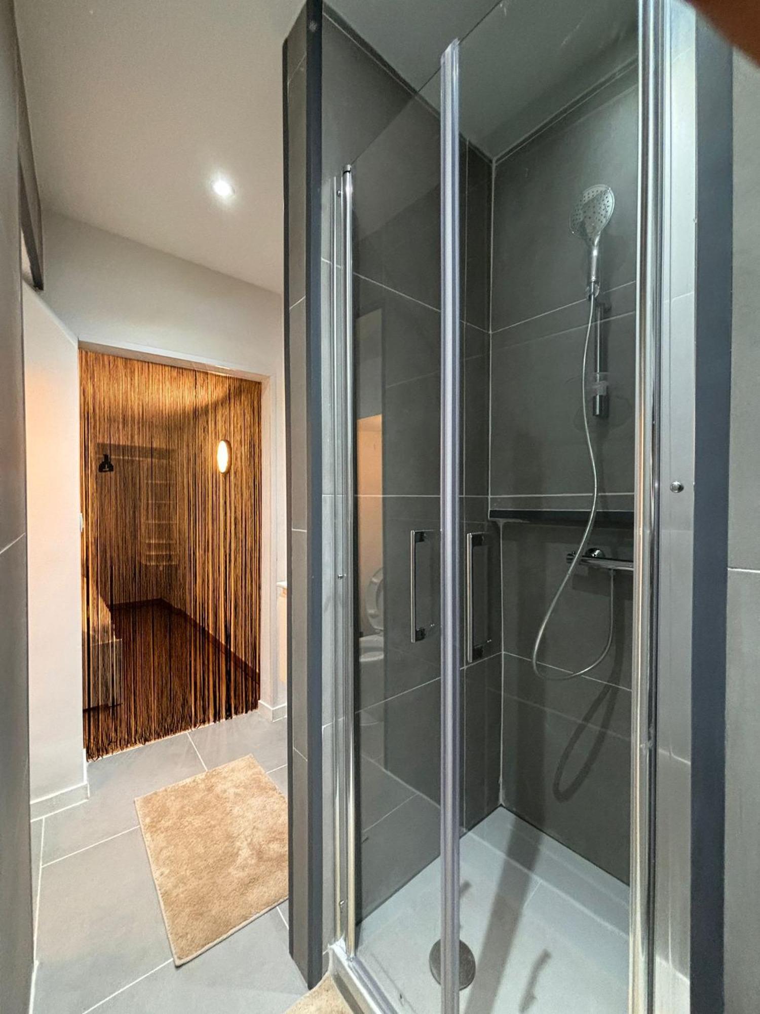 Le Pic De Pierreuse Apartman Liège Kültér fotó